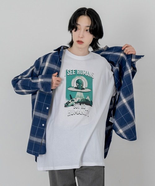 FOLLOWIN（フォロウィン）の「【UNISEX】シンプルチェックパターンオーバーシャツ（シャツ/ブラウス・メンズ・アイボリー/ネイビー/ブラック・FREE）」の17枚目の写真