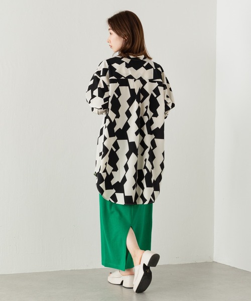 Kastane（カスタネ）の「幾何学柄BIGシャツ（シャツ/ブラウス・レディース・オフホワイト・FREE）」の6枚目の写真