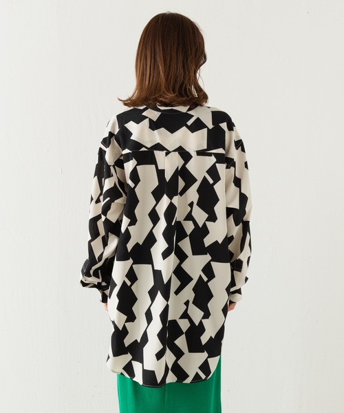 Kastane（カスタネ）の「幾何学柄BIGシャツ（シャツ/ブラウス・レディース・オフホワイト・FREE）」の10枚目の写真