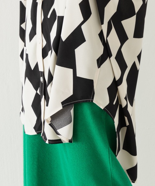 Kastane（カスタネ）の「幾何学柄BIGシャツ（シャツ/ブラウス・レディース・オフホワイト・FREE）」の8枚目の写真