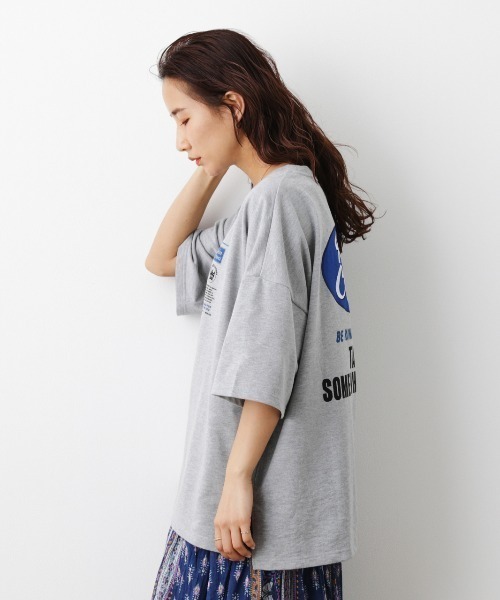 RODEO CROWNS WIDE BOWL（ロデオクラウンズワイドボウル）の「スクリプトパッチスウェットトップス（Tシャツ/カットソー・レディース・ホワイト/ブラック/杢グレー・FREE）」の8枚目の写真