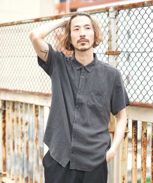 RVCA(ルーカ)の「【直営店限定】RVCA メンズ PTC WOVEN SS ショートスリーブシャツ【2022年春夏モデル】/ルーカ半袖シャツ(シャツ/ブラウス・メンズ・ロイヤルブルー/ブラック・SMALL/MEDIUM/LARGE)」の2枚目の写真