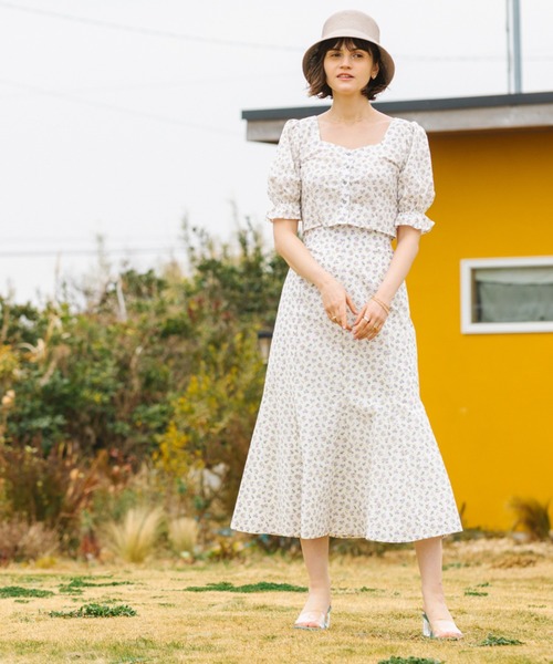 Cheek(チーク)の「花柄クロップドブラウス(シャツ/ブラウス・レディース・パープル/オレンジ・MEDIUM)」の5枚目の写真