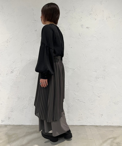 apres jour mignon(アプレジュールミニョン)の「袖切り替えボリュームブラウス【ZOZOTOWN限定アイテム】(シャツ/ブラウス・レディース・ブラック/オフホワイト/ダークブルー・X-LARGE/フリー)」の7枚目の写真