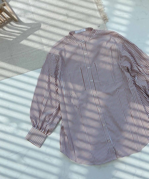 AS KNOW AS plus(アズノゥアズプラス)の「●ダブルポケットクレリックシャツチュニック(チュニック・レディース・オフホワイト/ブラウン系/グリーン系/ブルー系・FREE)」の2枚目の写真