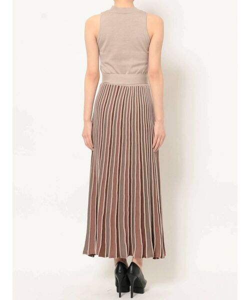 RESEXXY(リゼクシー)の「配色フレアアメスリニットワンピース(ワンピース・レディース・ブラック/ベージュ/グリーン・FREE)」の21枚目の写真