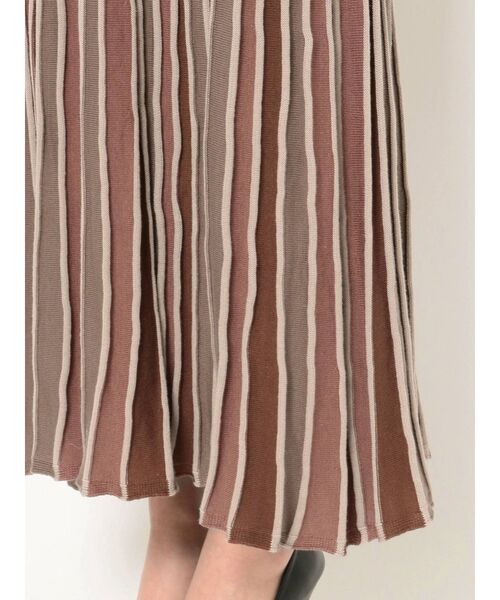 RESEXXY(リゼクシー)の「配色フレアアメスリニットワンピース(ワンピース・レディース・ブラック/ベージュ/グリーン・FREE)」の8枚目の写真