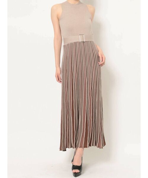 RESEXXY(リゼクシー)の「配色フレアアメスリニットワンピース(ワンピース・レディース・ブラック/ベージュ/グリーン・FREE)」の11枚目の写真