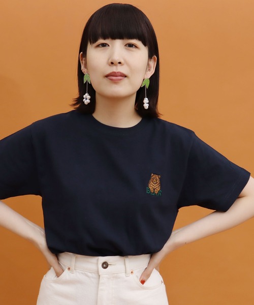 didizizi（ディディジジ）の「お花パールのピアス/イヤリング（ピアス（両耳用）・レディース・ブルー系その他/ブルー/オレンジ/オレンジ系その他・FREE）」の8枚目の写真