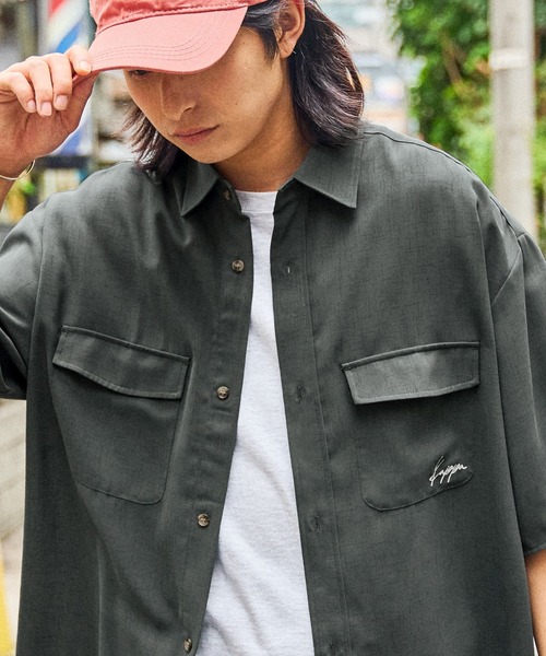 Kappa（カッパ）の「Kappa/カッパ  リラックスオープンカラー/レギュラーカラーシャツ オーバーサイズCPO半袖シャツ（シャツ/ブラウス・メンズ・チャコール/グレー系その他5/スモークピンク/ベージュ系その他3/グレー系その他4/オフホワイト/グレー系その他3/ブルー系その他2/ライトグレー/ブラック系その他2/グリーン系その他3/ベージュ/ホワイト系その他2・M/L）」の17枚目の写真