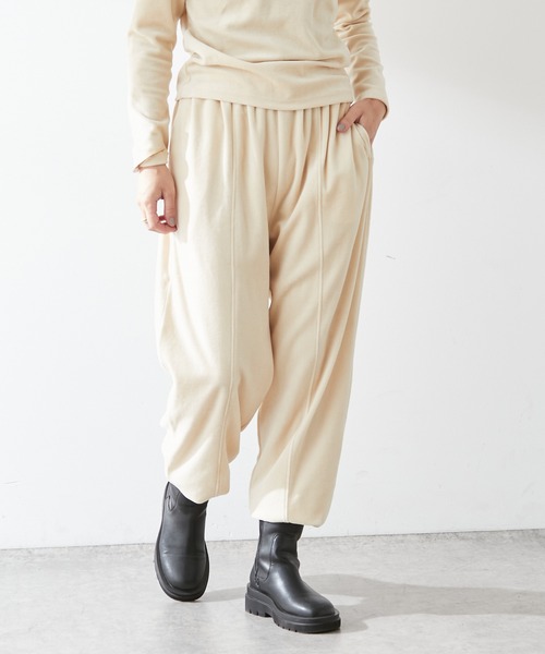 Omekashi(オメカシ)の「【earthy_】オーガニックコットンボリュームベロアパンツ(その他パンツ・レディース・ベージュ/チャコールグレー/ブラック・S/M)」の1枚目の写真