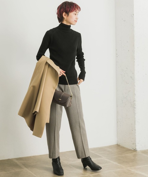 URBAN RESEARCH（アーバンリサーチ）の「『UR TECH』ハイネックリブニット（ニット/セーター・レディース・オフホワイト/ブラック/グレー系その他/イエロー系その他・FREE）」の10枚目の写真