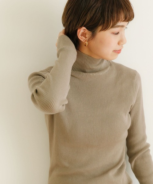 URBAN RESEARCH（アーバンリサーチ）の「『UR TECH』ハイネックリブニット（ニット/セーター・レディース・オフホワイト/ブラック/グレー系その他/イエロー系その他・FREE）」の15枚目の写真