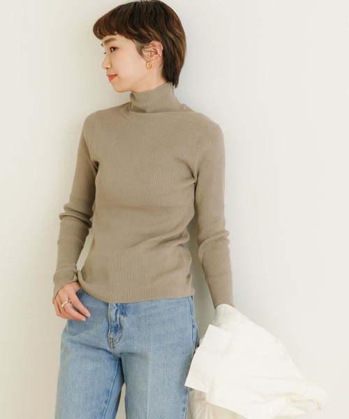 URBAN RESEARCH（アーバンリサーチ）の「『UR TECH』ハイネックリブニット（ニット/セーター・レディース・オフホワイト/ブラック/グレー系その他/イエロー系その他・FREE）」の6枚目の写真