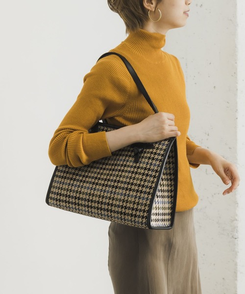 URBAN RESEARCH（アーバンリサーチ）の「『UR TECH』ハイネックリブニット（ニット/セーター・レディース・オフホワイト/ブラック/グレー系その他/イエロー系その他・FREE）」の22枚目の写真