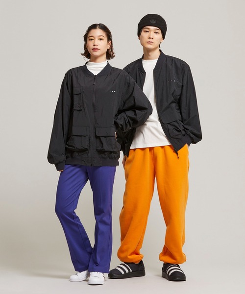 adidas(アディダス)の「Reveal カーゴ トラックジャケット / アディダスオリジナルス(ナイロンジャケット・メンズ・ブラック・LARGE/MEDIUM/SMALL/X-LARGE/XX-LARGE/3XL/X-SMALL)」の10枚目の写真