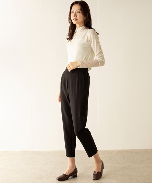 MILLION CARATS（ミリオンカラッツ）の「着回し力抜群の美脚シルエット！快適な履き心地も実現◎ダブルツイルテーパードパンツ（その他パンツ・レディース・ブラック/ベージュ・FREE）」の4枚目の写真
