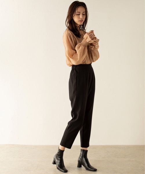 MILLION CARATS（ミリオンカラッツ）の「着回し力抜群の美脚シルエット！快適な履き心地も実現◎ダブルツイルテーパードパンツ（その他パンツ・レディース・ブラック/ベージュ・FREE）」の7枚目の写真