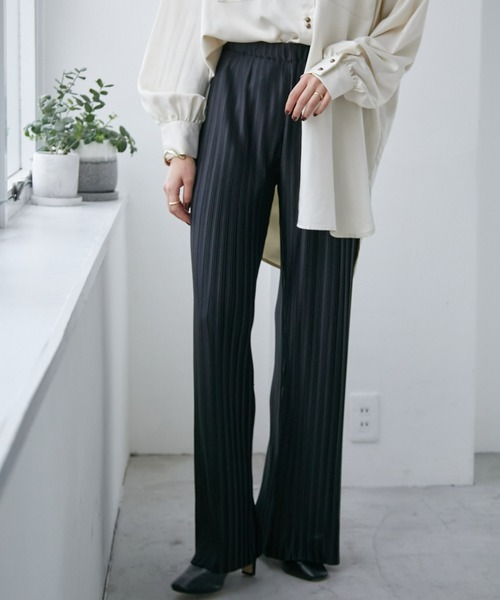 ECRIRE（エクリール）の「【セルフカット対応】プリーツカットオフパンツ（その他パンツ・レディース・ブラック/ブルー/ベージュ・M/L）」の2枚目の写真