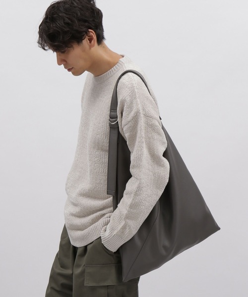 LAKOLE（ラコレ）の「ベルト付きトライアングルトートバッグ