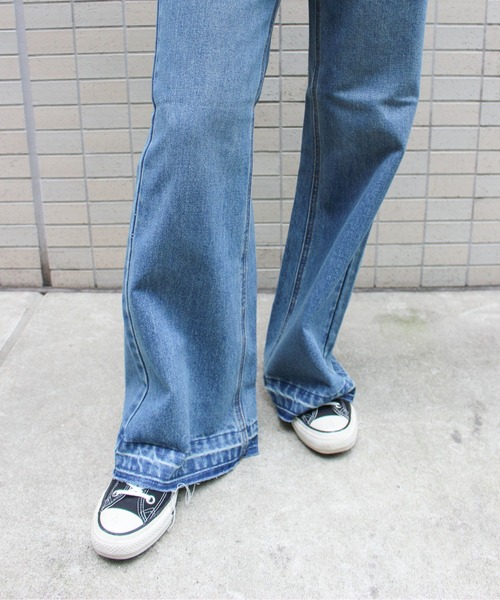 SHORE （ショア）の「SHORE フレイドヘムバギーパンツ（デニムパンツ・レディース・インディゴブルー/サックスブルー/ライトインディゴブルー・MEDIUM/LARGE/SMALL）」の18枚目の写真