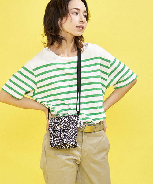 Drifter(ドリフター)の「FLAP POUCH/フラップポーチ(ショルダーバッグ・レディース・ホワイト系その他/パープル/ブラック/ダークグリーン/ゼブラ/ブラック系その他2/レオパード・FREE)」の2枚目の写真