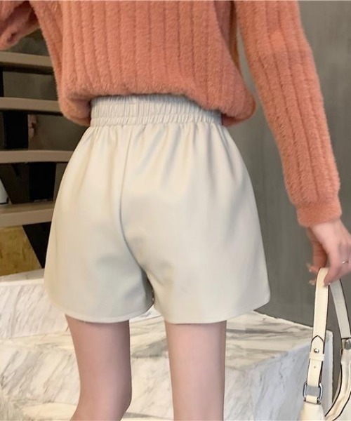 tone（トーン）の「【emaan】合成皮革ショートパンツ（その他パンツ・レディース・ブラウン/アイボリー/ブラック・FREE）」の11枚目の写真