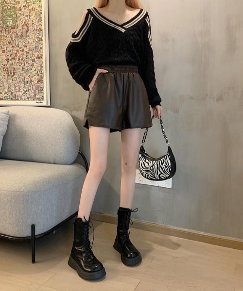 tone（トーン）の「【emaan】合成皮革ショートパンツ（その他パンツ・レディース・ブラウン/アイボリー/ブラック・FREE）」の17枚目の写真