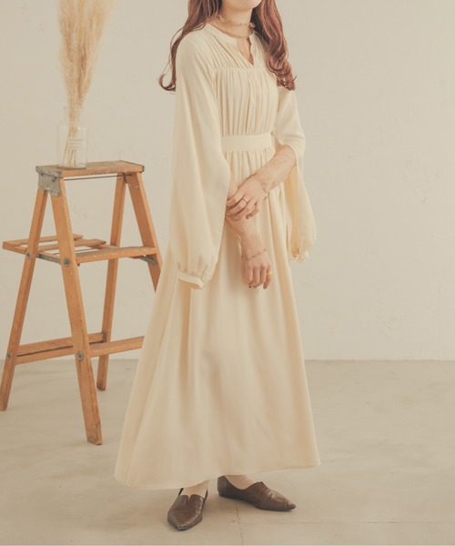 Ambre Neige(アンブルネージュ)の「2WAYギャザーオープンスリーブワンピース/【WEB/EC限定商品】(ワンピース・レディース・アイボリー/ダークブラウン・FREE)」の2枚目の写真