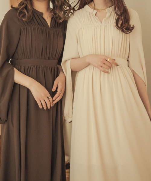 Ambre Neige(アンブルネージュ)の「2WAYギャザーオープンスリーブワンピース/【WEB/EC限定商品】(ワンピース・レディース・アイボリー/ダークブラウン・FREE)」の8枚目の写真