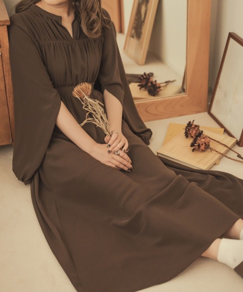 Ambre Neige(アンブルネージュ)の「2WAYギャザーオープンスリーブワンピース/【WEB/EC限定商品】(ワンピース・レディース・アイボリー/ダークブラウン・FREE)」の11枚目の写真