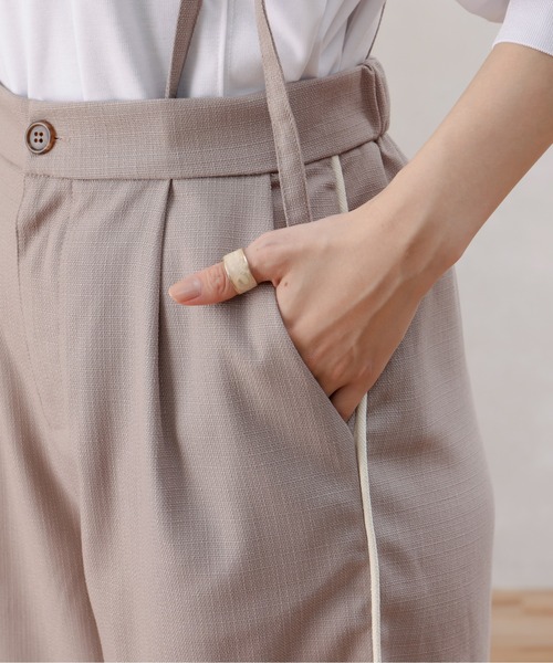 Chez toi(シェトワ)の「ブッチャーサス付ワイドパンツ(その他パンツ・レディース・グレイッシュベージュ/ブラック/イエロー・FREE)」の13枚目の写真