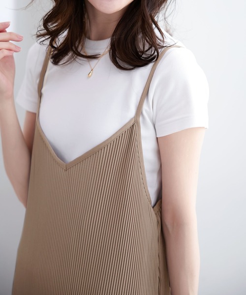 CHAN ME(チャンミ)の「プリーツキャミワンピース(ワンピース・レディース・ブラック/モカ・LARGE/MEDIUM)」の2枚目の写真