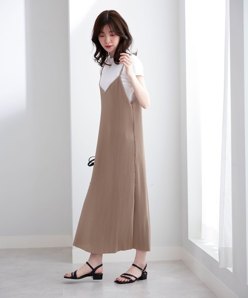CHAN ME(チャンミ)の「プリーツキャミワンピース(ワンピース・レディース・ブラック/モカ・LARGE/MEDIUM)」の4枚目の写真