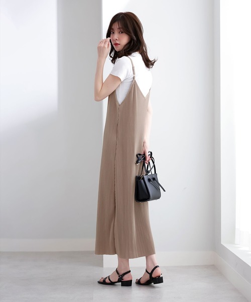 CHAN ME(チャンミ)の「プリーツキャミワンピース(ワンピース・レディース・ブラック/モカ・LARGE/MEDIUM)」の5枚目の写真
