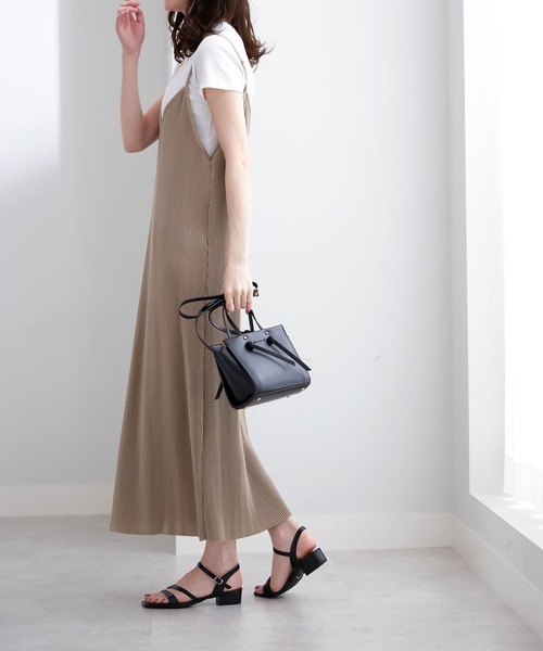 CHAN ME(チャンミ)の「プリーツキャミワンピース(ワンピース・レディース・ブラック/モカ・LARGE/MEDIUM)」の6枚目の写真