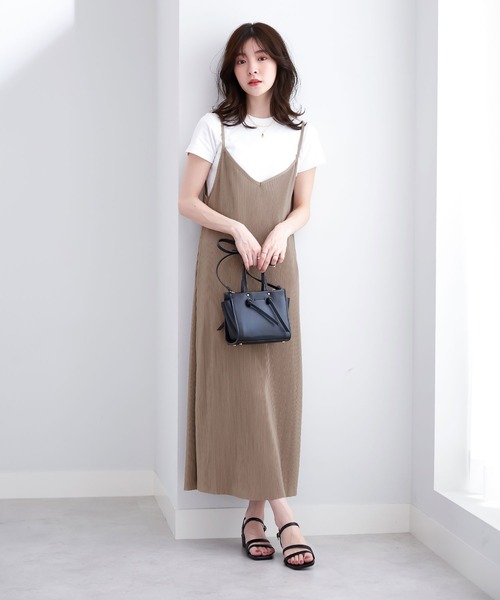 CHAN ME(チャンミ)の「プリーツキャミワンピース(ワンピース・レディース・ブラック/モカ・LARGE/MEDIUM)」の3枚目の写真