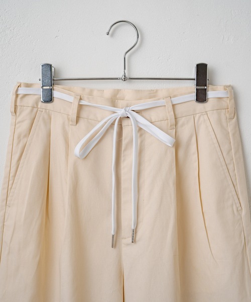 WHIMSIC(ウィムジック)の「【UNISEX/サイズ展開あり】コットンツイルタックパンツ(スラックス・メンズ・ベージュ/アイボリー/ピンク・1/2)」の5枚目の写真