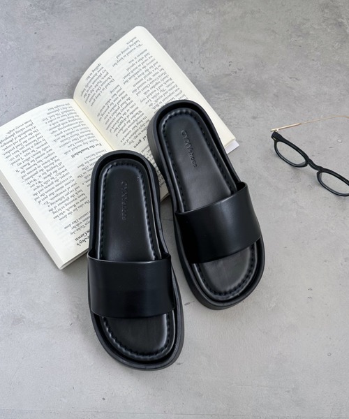 CLEA（クレア）の「スクエアトゥ厚底サンダル（サンダル・レディース・アイボリー/ブラック・24.5cm/23.5cm）」の2枚目の写真