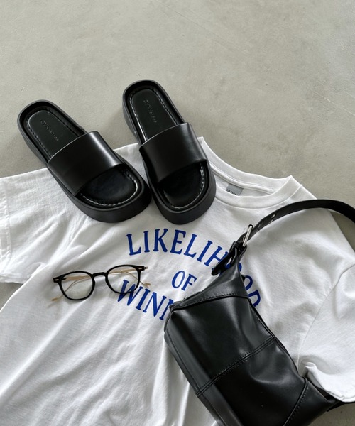 CLEA（クレア）の「スクエアトゥ厚底サンダル（サンダル・レディース・アイボリー/ブラック・24.5cm/23.5cm）」の18枚目の写真