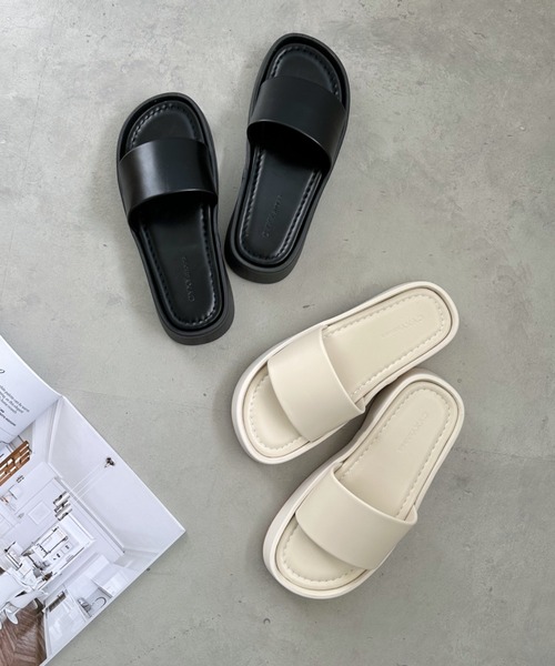 CLEA（クレア）の「スクエアトゥ厚底サンダル（サンダル・レディース・アイボリー/ブラック・24.5cm/23.5cm）」の19枚目の写真