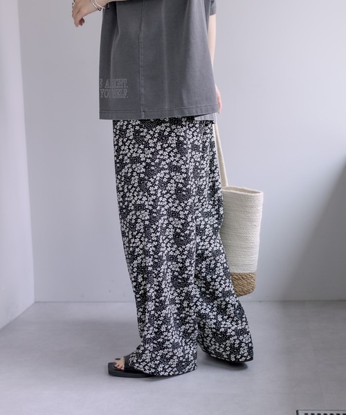 PUAL CE CIN(ピュアルセシン)の「【WEB限定】花柄プリントパンツ(その他パンツ・レディース・ブラック/ベージュ/アイボリー・FREE)」の8枚目の写真