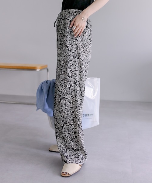 PUAL CE CIN(ピュアルセシン)の「【WEB限定】花柄プリントパンツ(その他パンツ・レディース・ブラック/ベージュ/アイボリー・FREE)」の11枚目の写真