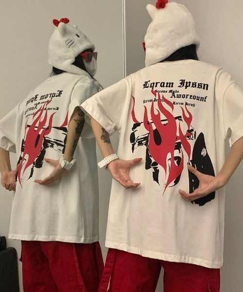 MGV(エムジーヴィー)の「ストリートプリントロゴTシャツ(Tシャツ/カットソー・レディース・ホワイト/ブラック・MEDIUM/LARGE/X-LARGE)」の3枚目の写真