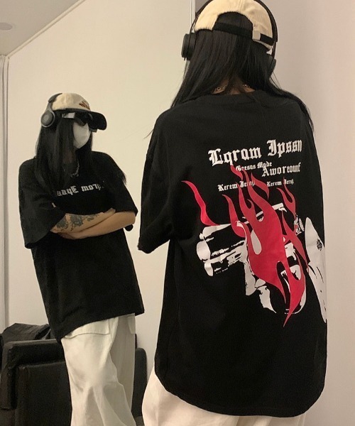MGV(エムジーヴィー)の「ストリートプリントロゴTシャツ(Tシャツ/カットソー・レディース・ホワイト/ブラック・MEDIUM/LARGE/X-LARGE)」の4枚目の写真