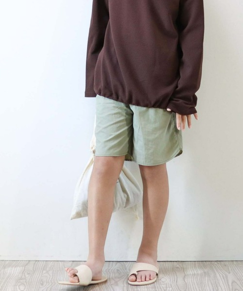 CIAOPANIC TYPY（チャオパニックティピー）の「【KIDS】配色ステッチスイムショーツ（水着・キッズ・ブラック/カーキ・S/L/XXL）」の2枚目の写真