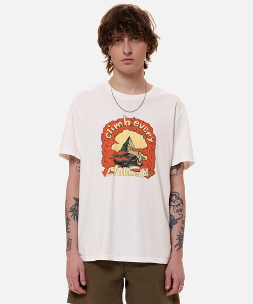 Nudie Jeans（ヌーディージーンズ）の「Roy Every Mountain Tシャツ（Tシャツ/カットソー・メンズ・ホワイト/ブラウン・LARGE/MEDIUM/X-SMALL/SMALL）」の7枚目の写真