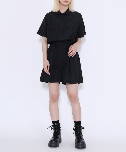 Figments（フィグメンツ）の「ショートスリーブロンパース（サロペット/オーバーオール・レディース・ブラック/グレー・FREE）」の2枚目の写真