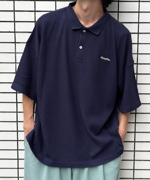 Perushu(ペルーシュ)の「ワンポイントワッフルポロ(ポロシャツ・メンズ・ブラウン/グレー/ネイビー・LARGE/MEDIUM)」の3枚目の写真