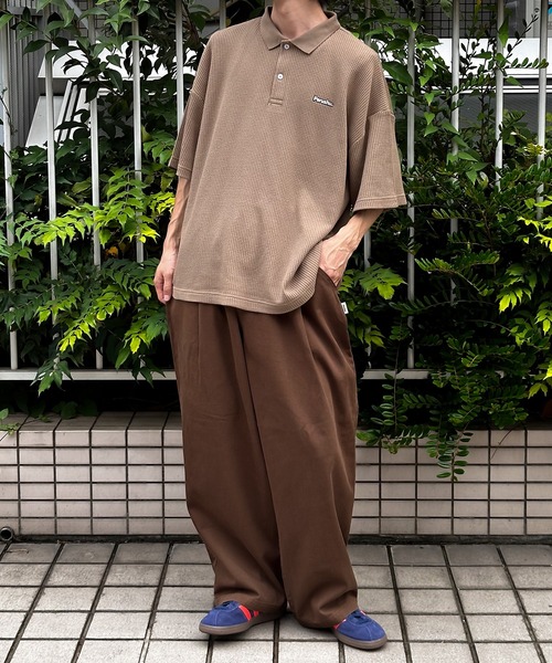 Perushu(ペルーシュ)の「ワンポイントワッフルポロ(ポロシャツ・メンズ・ブラウン/グレー/ネイビー・LARGE/MEDIUM)」の20枚目の写真